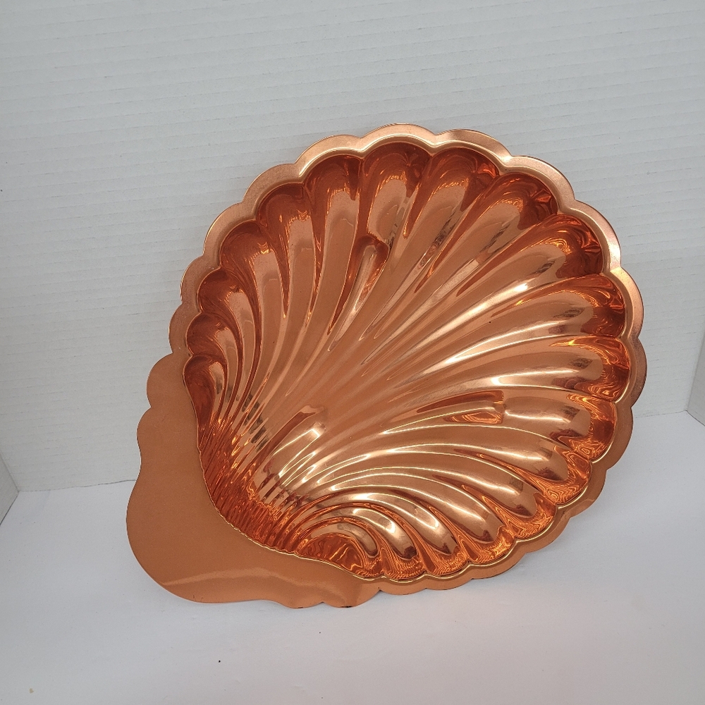 Vintage Coppercraft Guild shell bowl.
